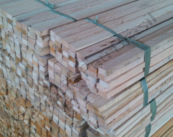 Piquete para marcação de obra