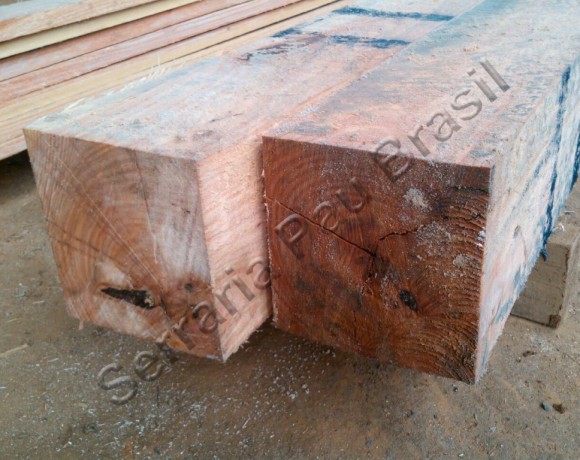 Mourão (esteio/coluna)